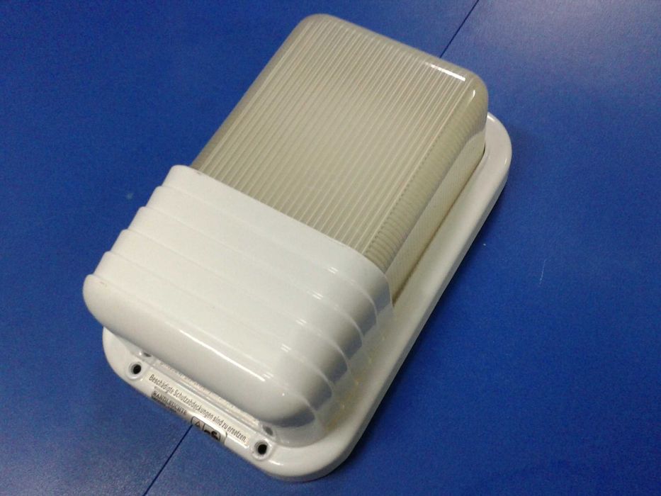 3 apliques exteriores brancos