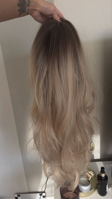 Peruka blond z odrostem do pasa prawie