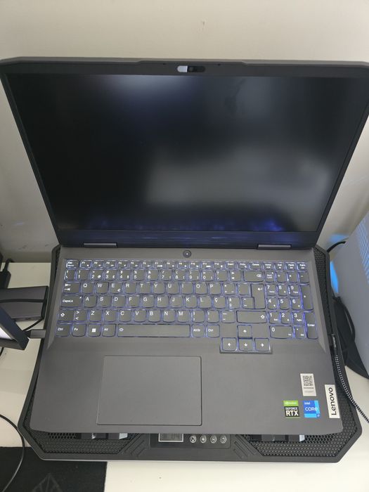 Portátil Gaming LENOVO LOQ 15IRH8 (Intel Core i7-13620H - NVIDIA GeForce RTX 4060 - RAM: 16 GB - 512 GB SSD - 15.6'')