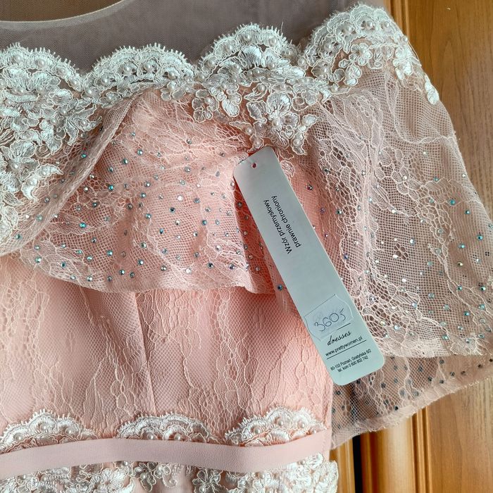 Długa, nowa, kolor pudrowy  róż.