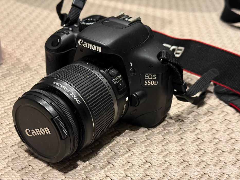 Máquina Fotográfica Canon 550D + Lente 18-55mm com caixa