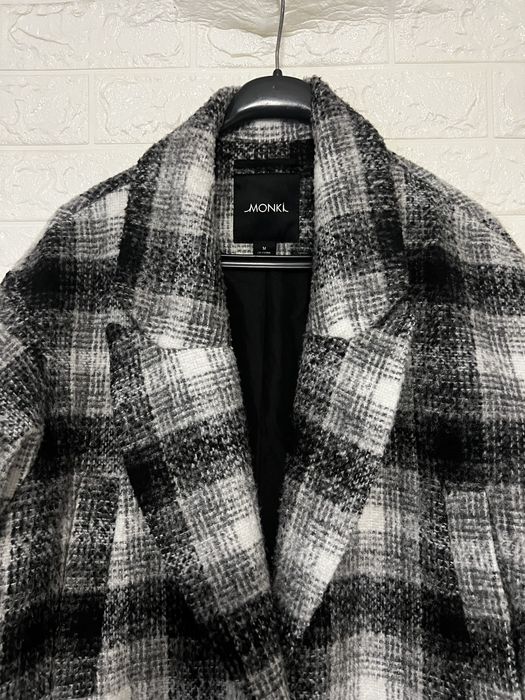 Пальто в клітинку