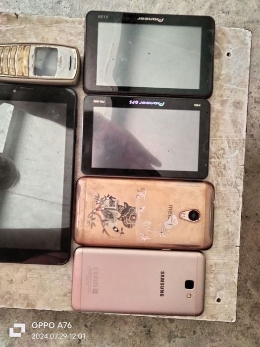 Продам смарфоны ,