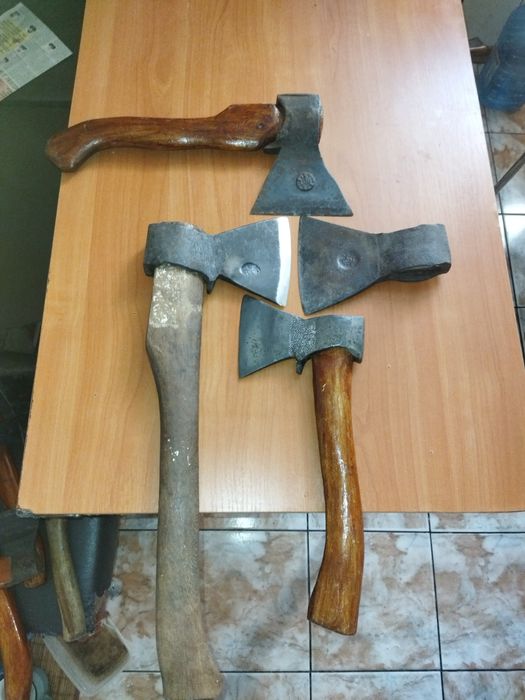 Продам топори в работу