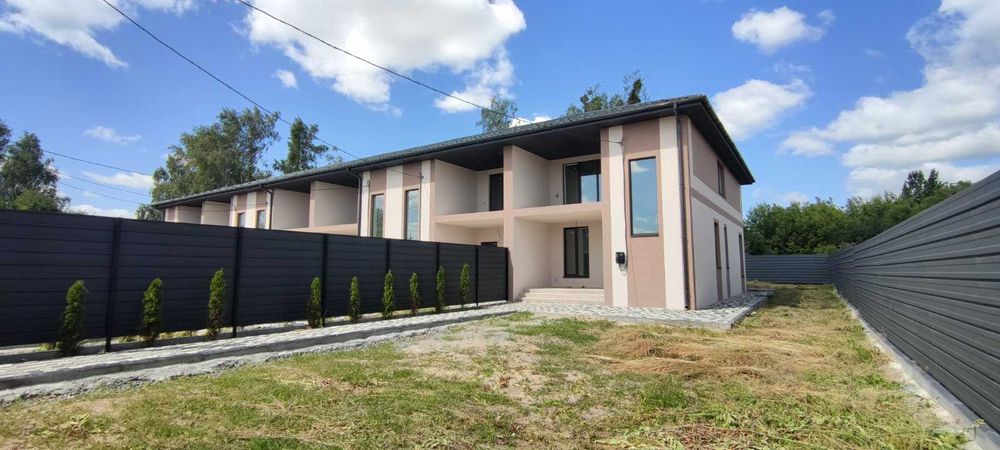 ТАУНХАУС двоповерховий р-н Морське, вул. Євгена Коновальця,33