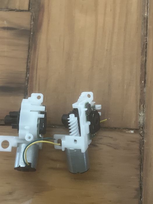 módulos de gatilho adaptativo (Adaptive Trigger Assembly) do comando DualSense da PlayStation