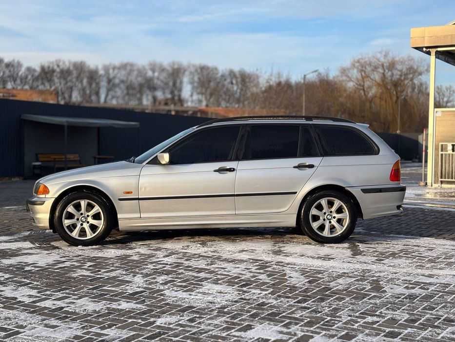 БМВ 318і універсал