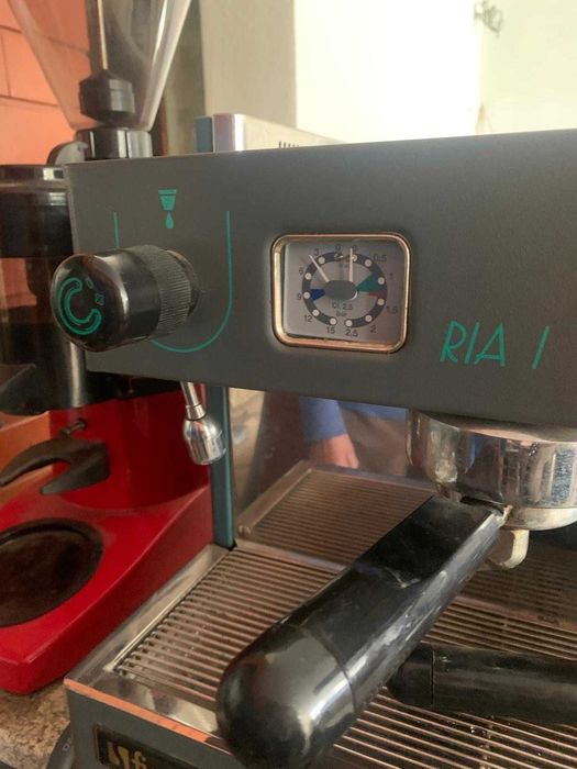 Máquina de Café + Moinho Automático Fiamma – 1 Grupo – COMO NOVA