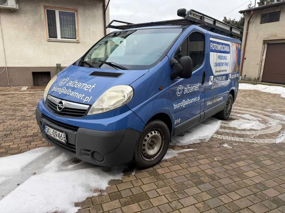 Opel VIVARO  Opel VIVARO 2,0 CDTI , klimatyzacja , hak , bagażnik , półki