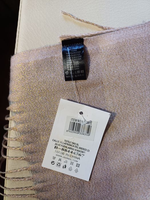 Lindíssima écharpe com brilho dourado - NOVA!