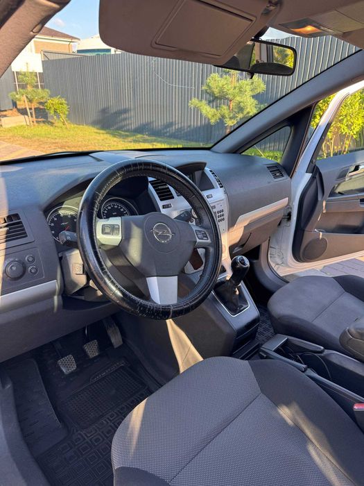Продам Opel Zafira