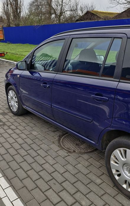 Opel Zafira 1.6 turbo, бензин-газ.
