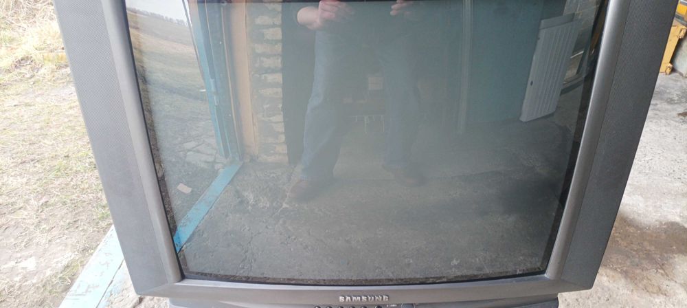 телевiзор SAMSUNG CS-25D4R