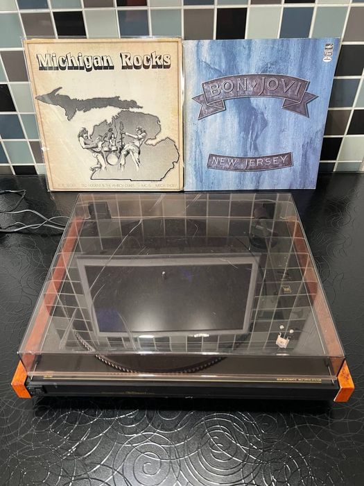 Schneider In Concert 6100 PL Вініловий програвач