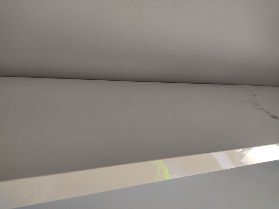 Prateleiras brancas IKEA