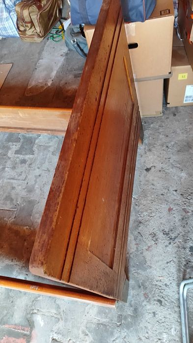 Stare łóżko drewniane