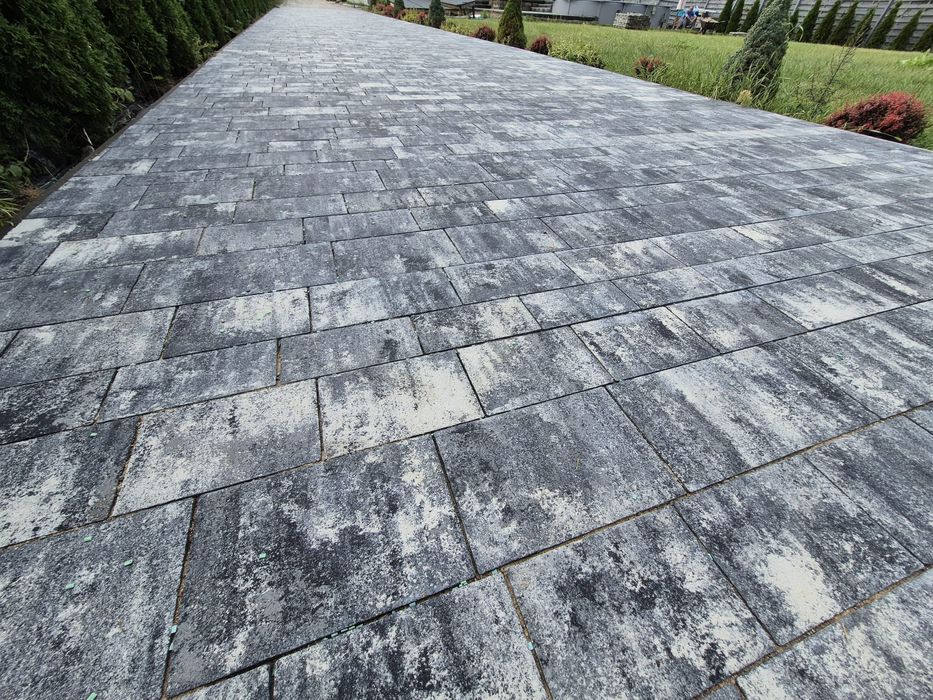 Układanie kostki brukowej