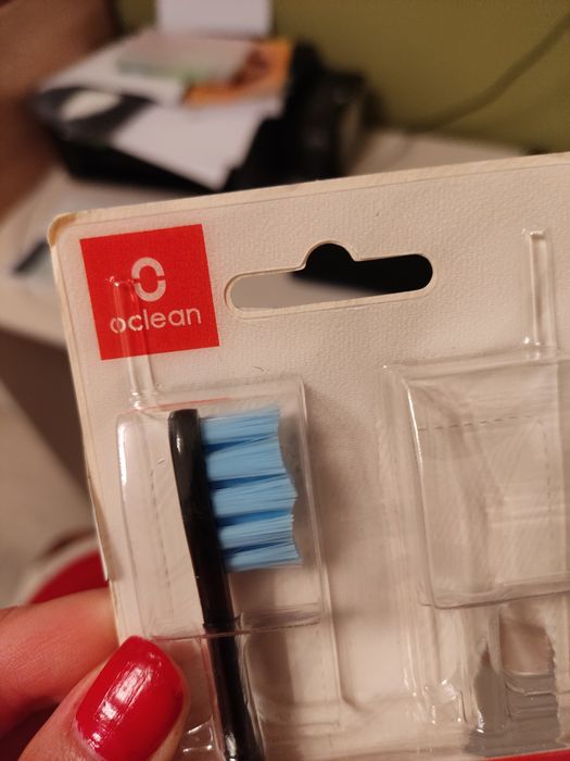 Електрична зубна щітка oclean.