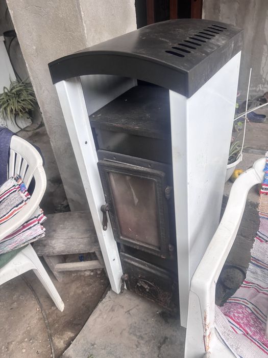 Камін , піч , домашній камін