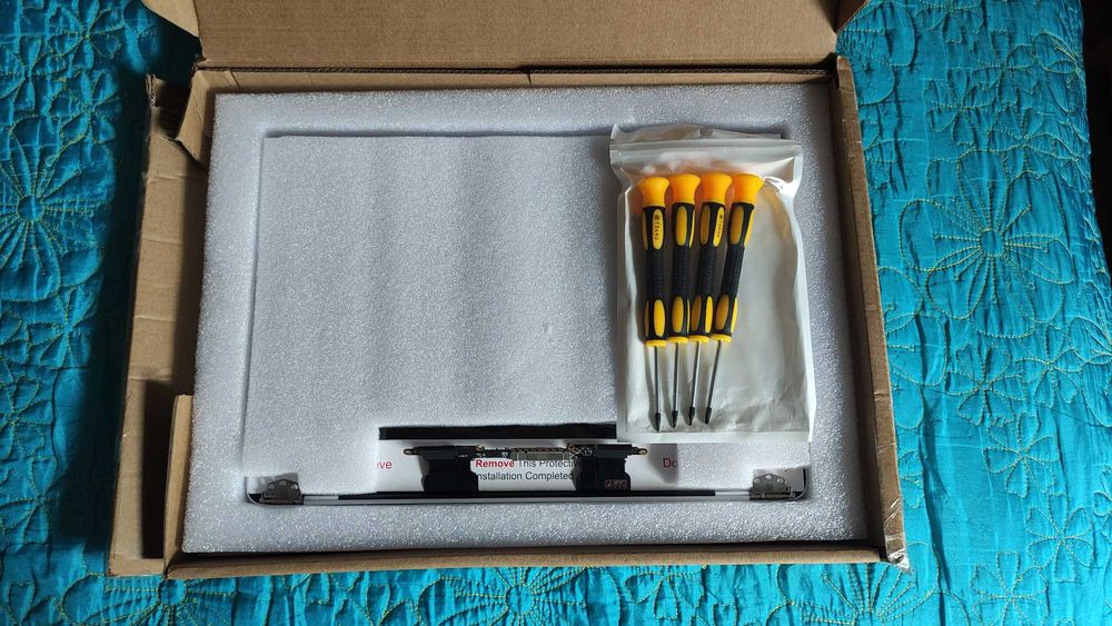 Apple MacBook Pro LCD Screen64750662776834121