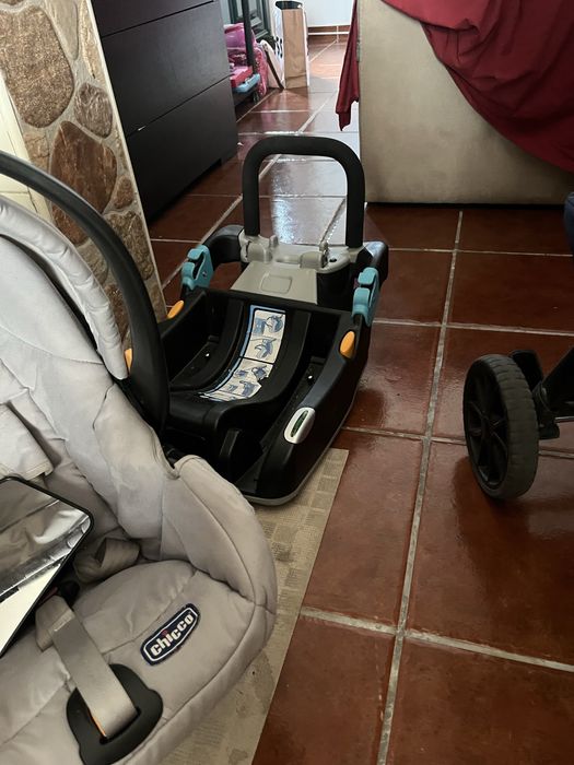 Vendo carrinho da chicco + ovo oferta do espelho do carro