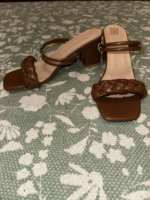 Sandálias/socas castanhas antiderapantes t36 novas