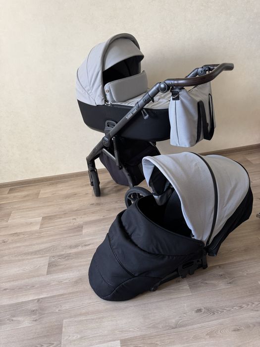 Дитяча каляска  два в одному