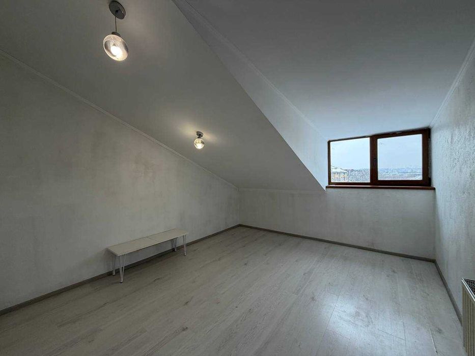 Продаж 4 кім квартири з ремонтом. Центр)