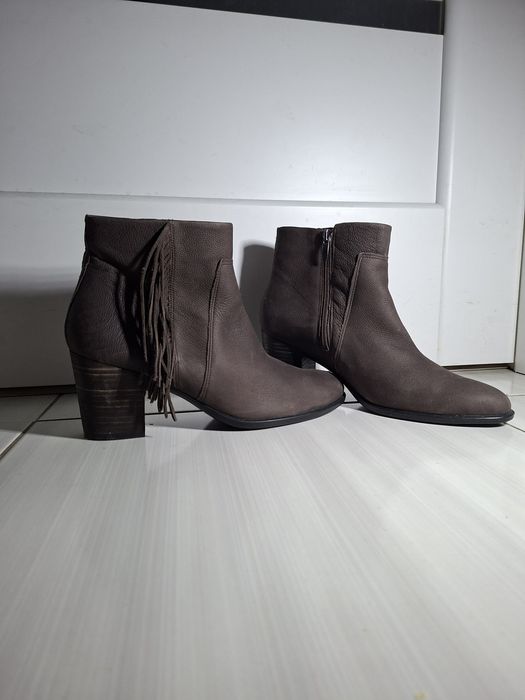 Жіночі нові черевики Ecco натуральна шкіра коричневі з бахромою