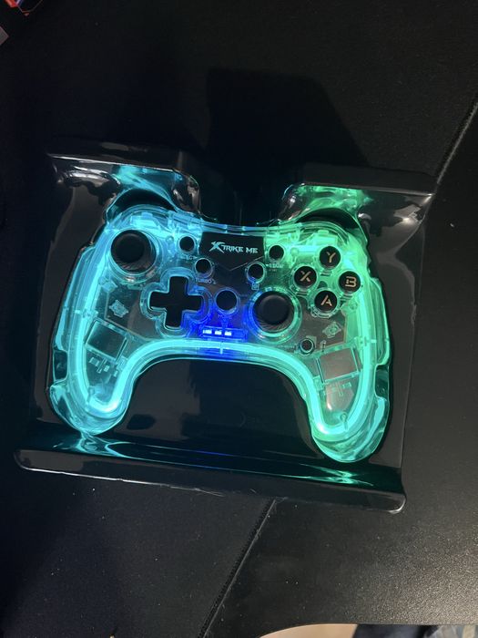 Продам два игровых контроллера XTRIKE ME GP-52 Bluetooth Gamepad.