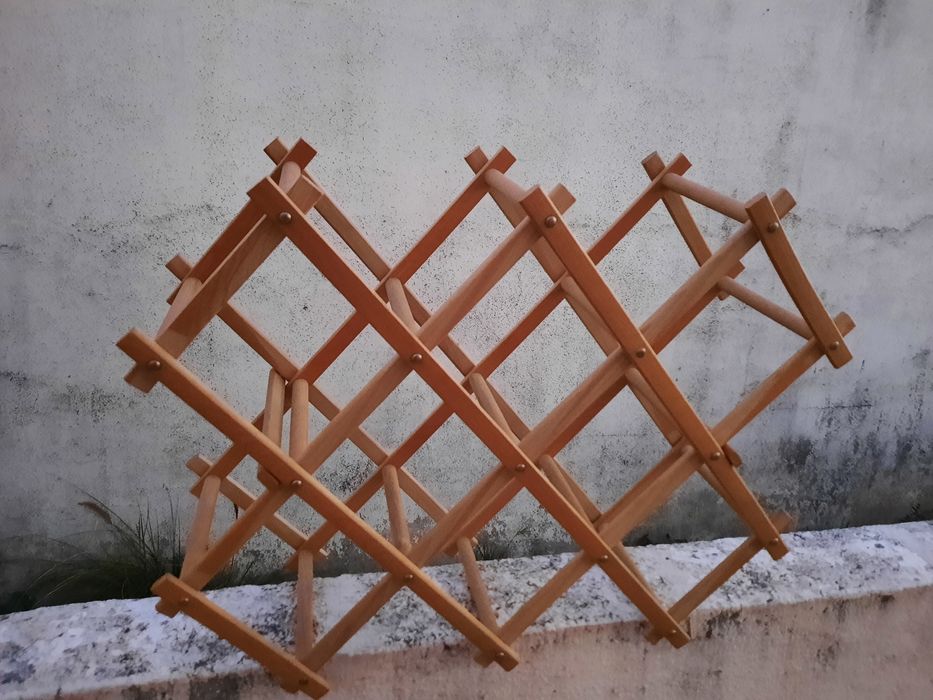 Suporte para garrafas de vinho
