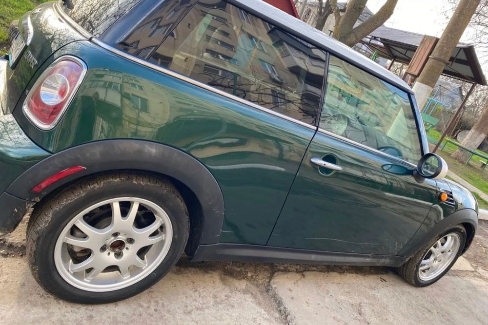 MINI Cooper 2010 VIN WMWSU3C5XBT093601 фото оголошення 3 з 7