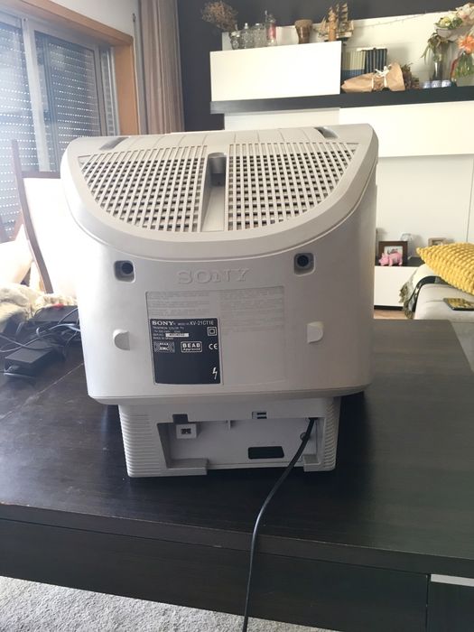 TV Sony Trinitron 21” // KV-21CT1E