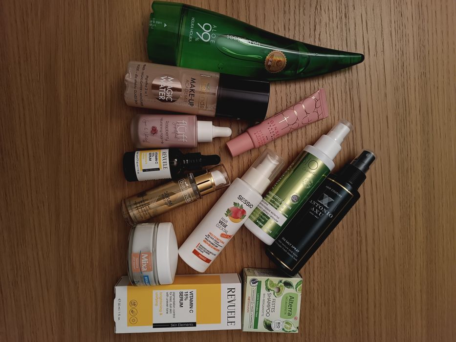Kosmetyki twarz, ciało, włosy