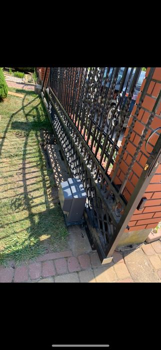 Automatyka bramowa do bram przesuwnych rozwiernych garażowych domofony