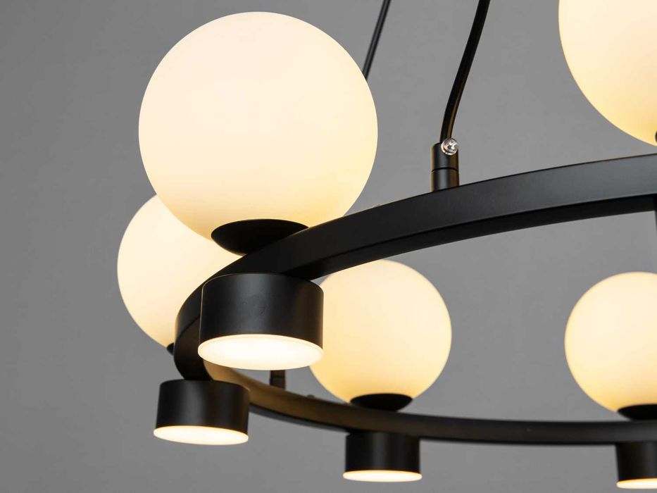 Підвісна люстра чорна матові скляні кулі лофт мінімалізм