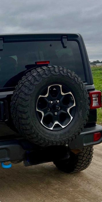 Pneu NOVO BF Goodrich 255/70 R17 Mud Terrain