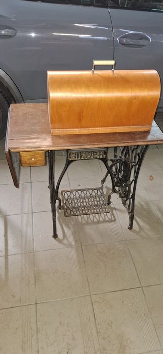Singer maszyna zabytkowa do szycia.