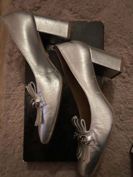 Buty damskie na obcasie r39