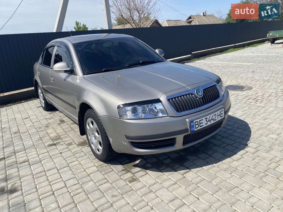 Шкода суперб.