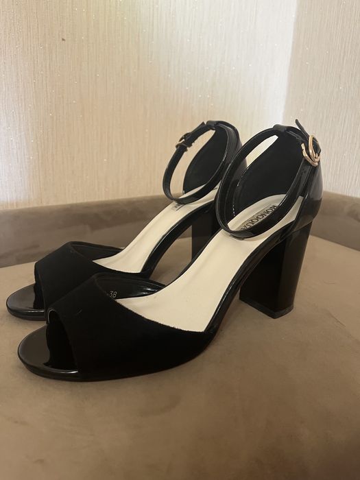 Босоніжки, 38 розмір, чорного кольору