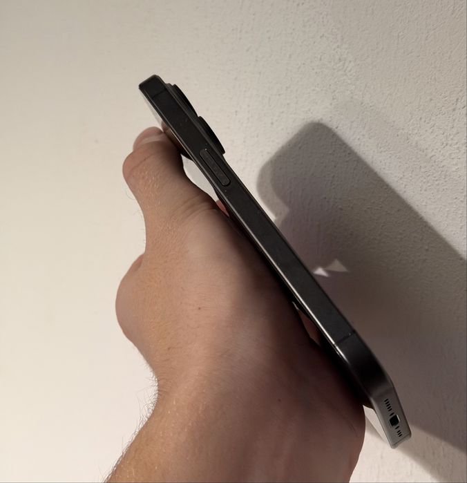 iPhone 15 Pro 100% Baterii