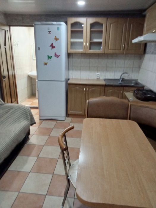 Сдам 1 ком Дом  в  пешей доступности  до Киевского рынка./ Цена с коммунальными/