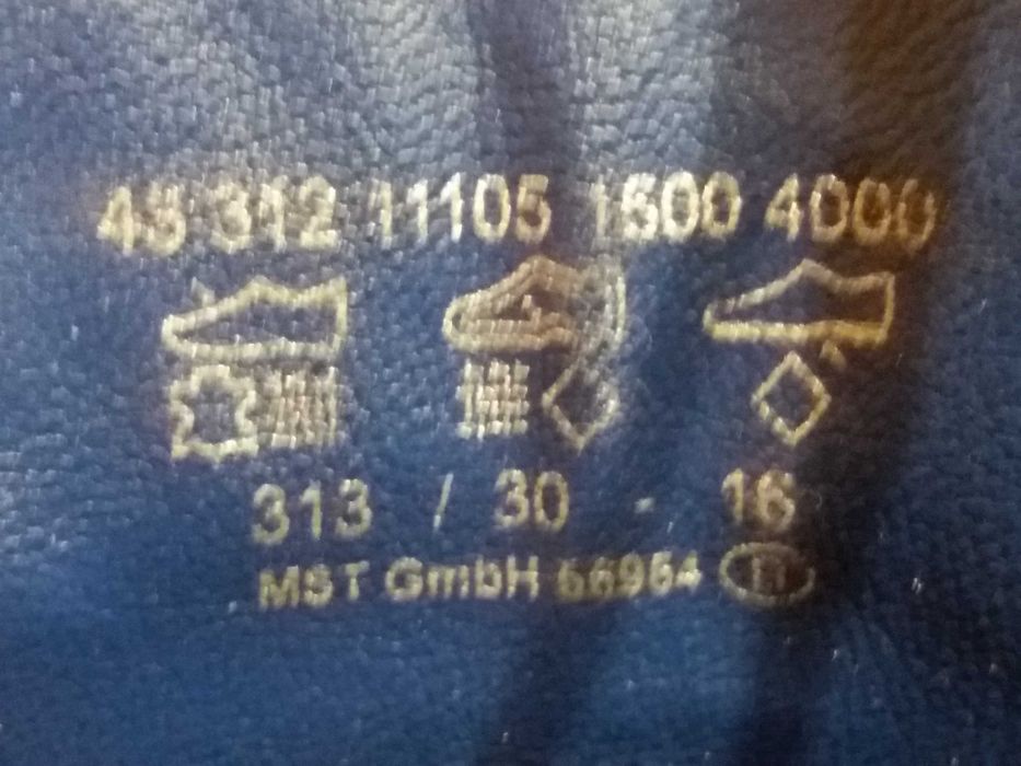 Sztyblety wiązane Bugatti 43