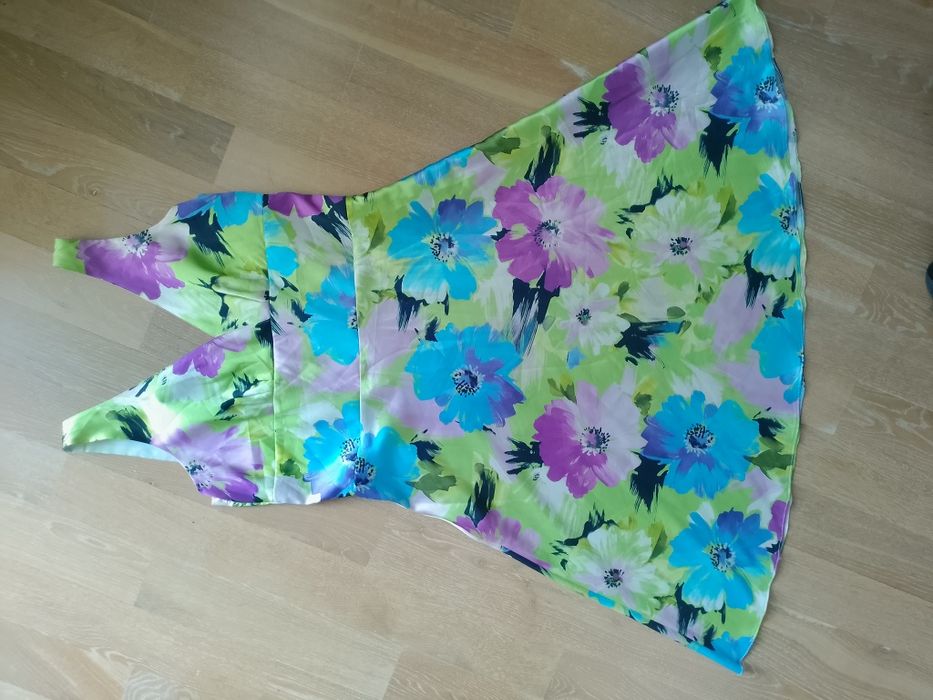 Kwiecista sukienka MIDI rozmiar 46