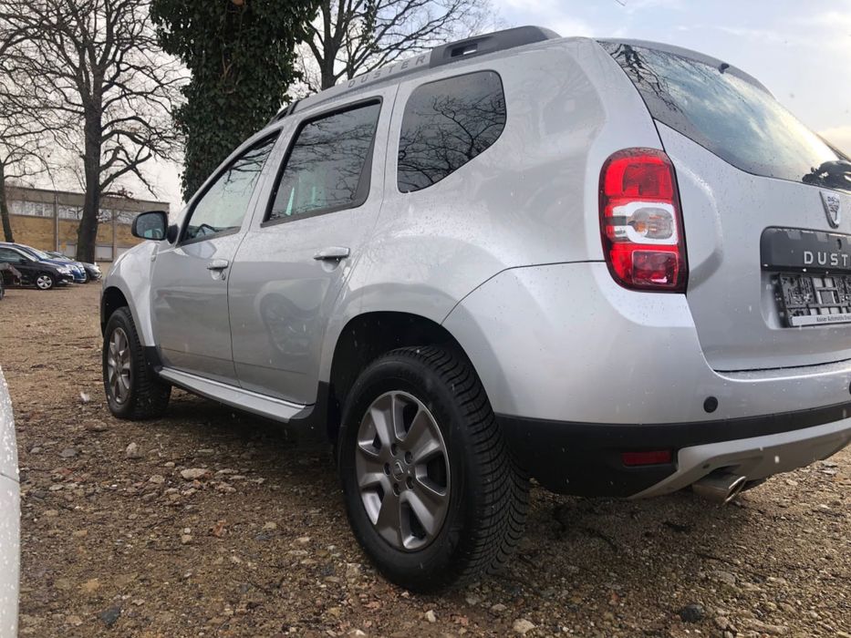 RENAULT DUSTER 1.6 бензин супер стан!