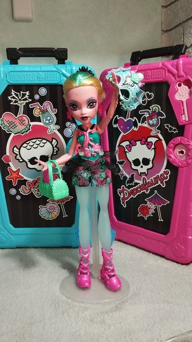 Ляльки монстер хай monster high  Лагуна  Дракулаура