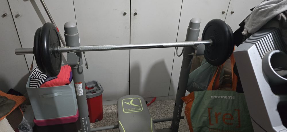 Banco musculação com pesos