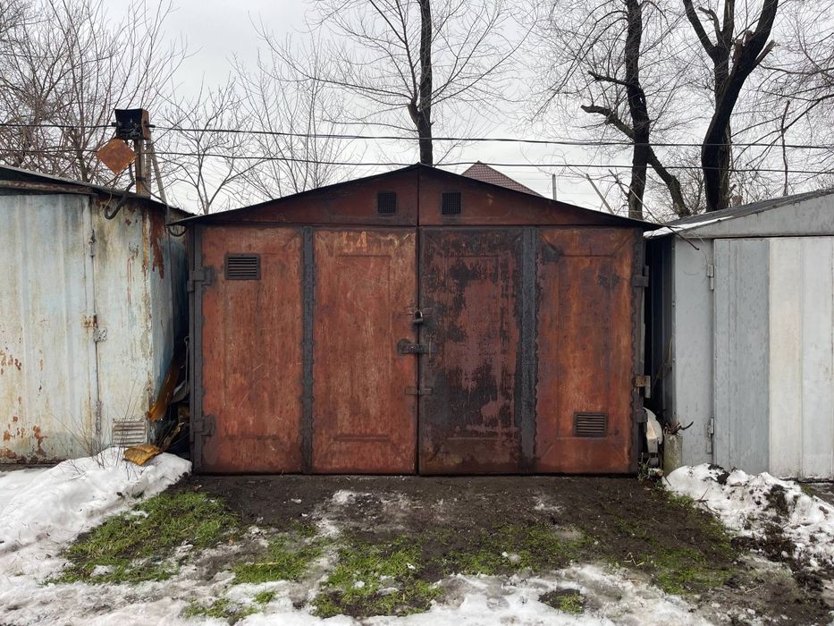 Продам гараж металевий збірний з місцем у кооперативі