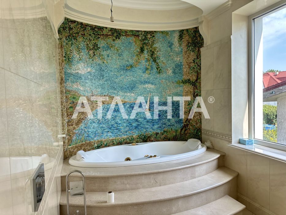 3-уровневый дом с ремонтом на 5.5 сотках на Фонтане